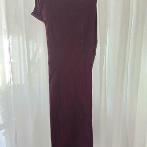 Simple Burgundy Leggings